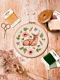 Купить недорого   Набор для вышивания Anchor "Meadow Fawn" диаметр 20см, MEZ Венгрия, ALXE001  в интернет магазине Фэмили хобби