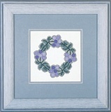 Купить недорого   Набор для вышивания "Ягодный венок" 14*14см, Acufactum Ute Menze, 2315  в интернет магазине Фэмили хобби